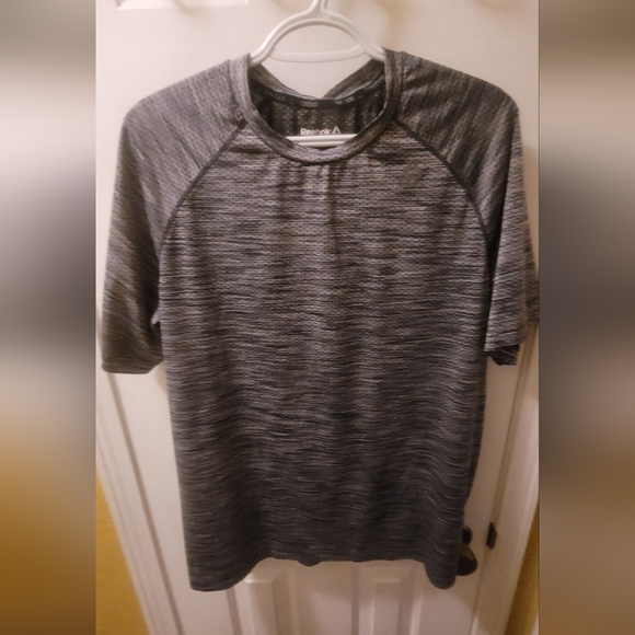 Men's Reebok tshirt - Picture 2 of 4